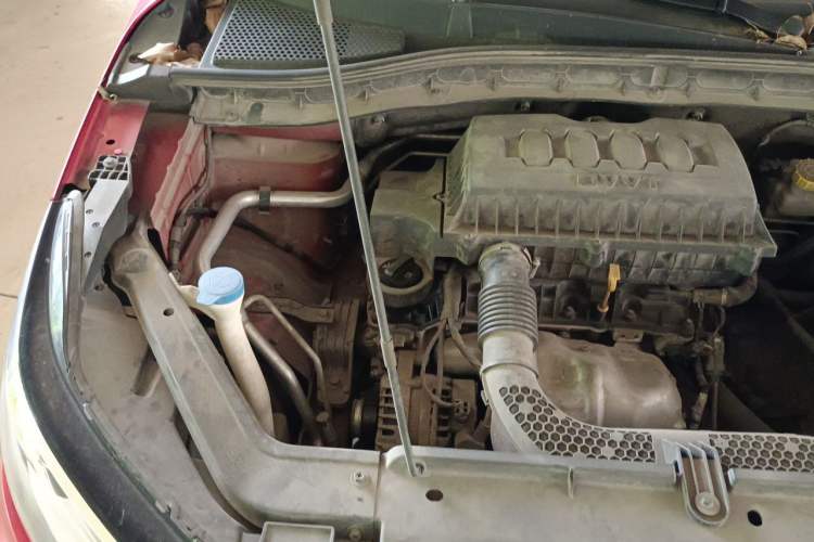 Used Roewe RX3 2018 1.6L CVT Flagship Edition Engine Bay Right
