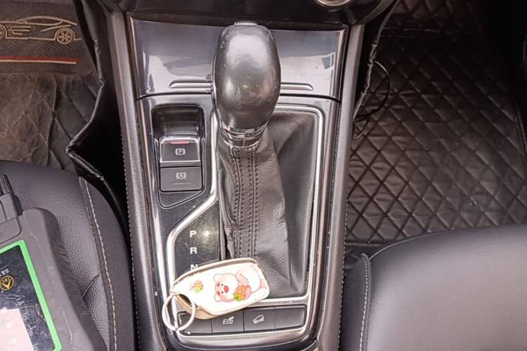 Used Roewe RX3 2018 1.6L CVT Flagship Edition Gear Lever