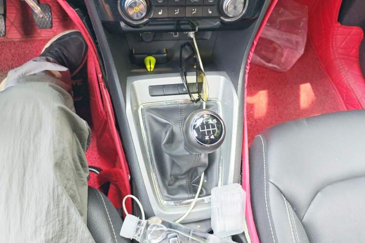Used Roewe RX3 2018 1.6L Manual Flagship Edition Gear Lever