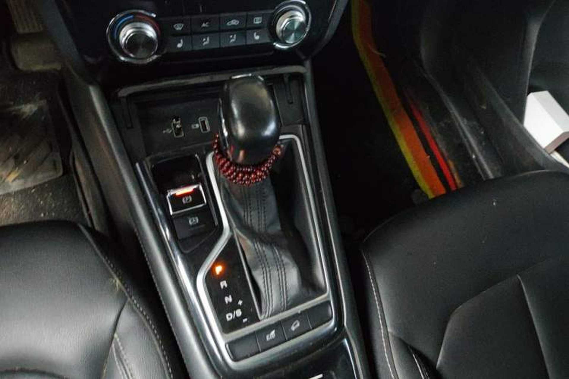 Used Roewe RX3 2018 1.6L CVT Flagship Edition Gear Lever