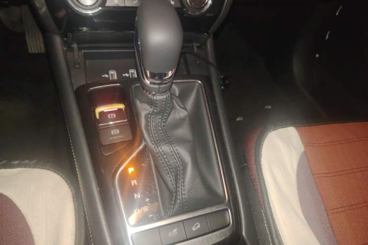 Used Roewe RX3 2018 18T Automatic Internet Smart Edition Gear Lever