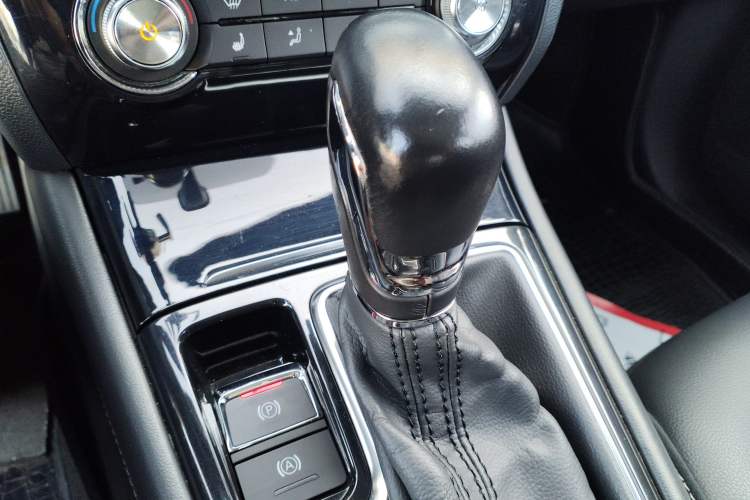 Used Roewe RX3 2018 1.6L CVT Internet Smart Edition Gear Lever