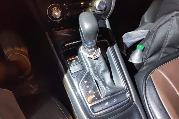 Used Roewe RX3 2018 1.6L CVT Flagship Edition Gear Lever