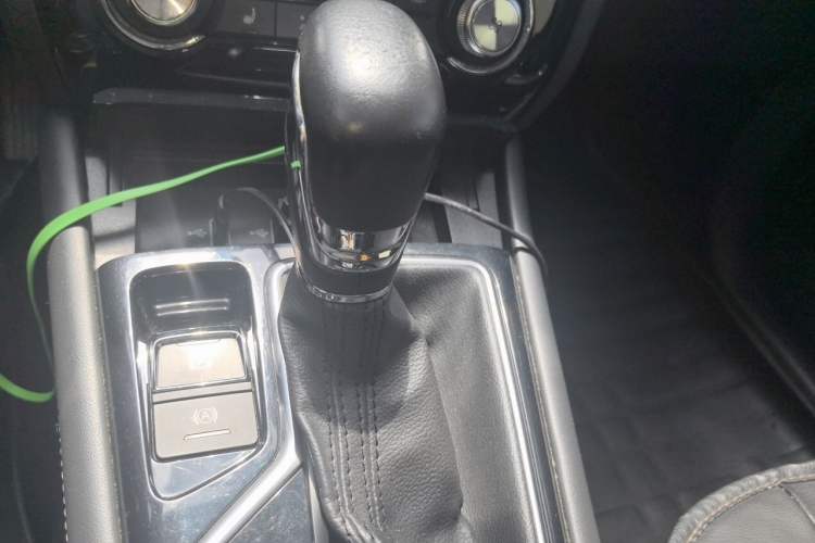 Used Roewe RX3 2018 1.6L CVT Internet Smart Edition Gear Lever