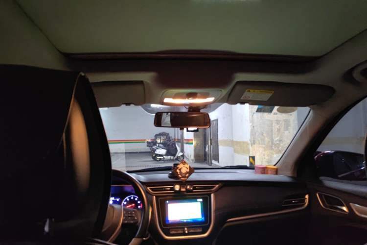 Used Roewe RX3 2018 1.6L CVT Flagship Edition Headliner