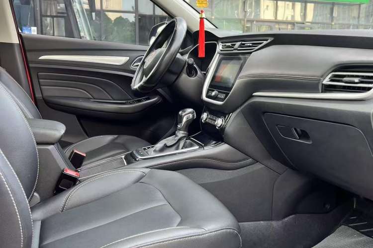Used Roewe RX3 2018 1.6L CVT Flagship Edition Interior 3