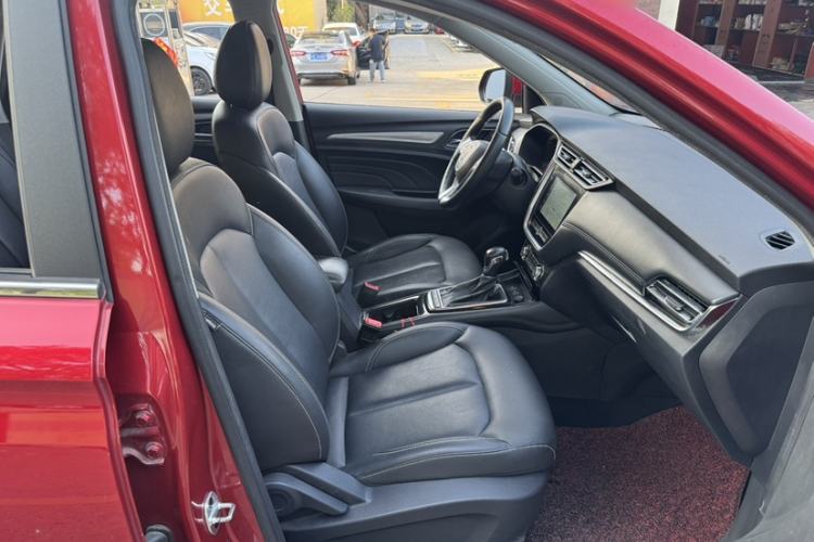 Used Roewe RX3 2018 1.6L CVT Internet Smart Edition Interior 4