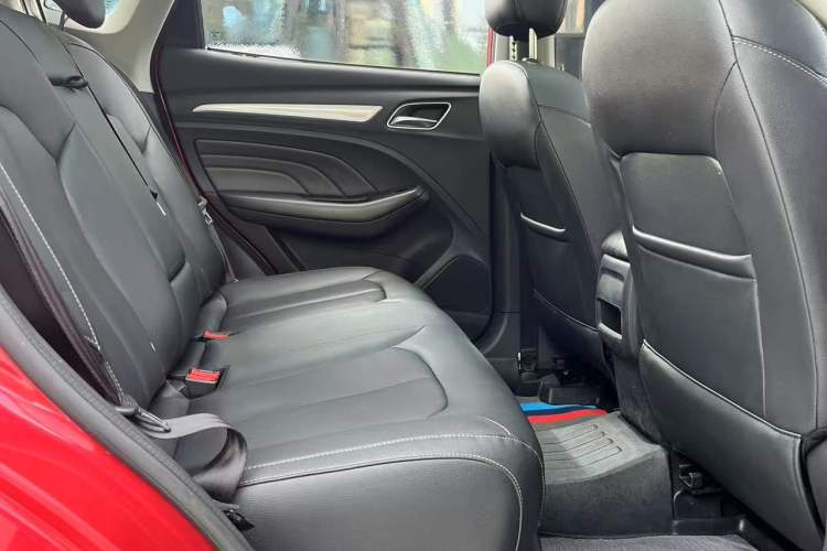 Used Roewe RX3 2018 1.6L CVT Flagship Edition Interior 4