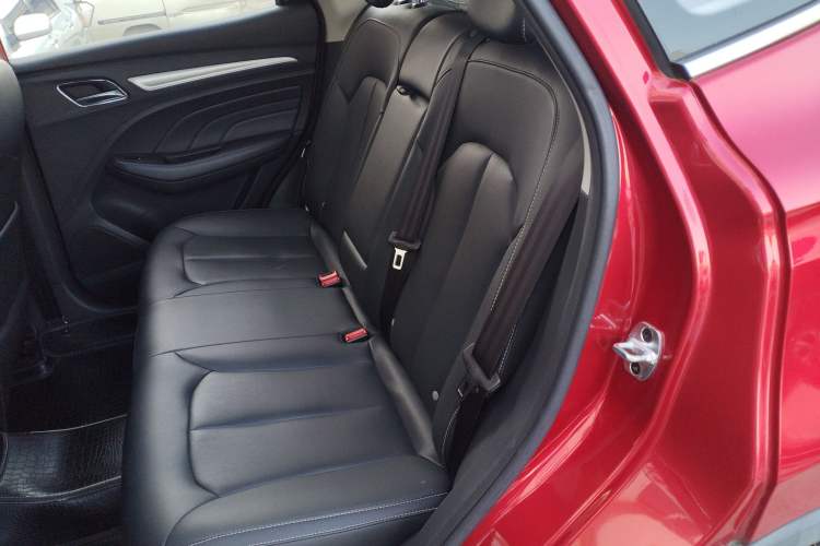 Used Roewe RX3 2018 1.6L CVT Internet Smart Edition Left Rear Seat
