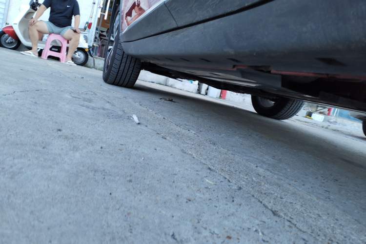 Used Roewe RX3 2018 1.6L CVT Internet Smart Edition Left Side Sill