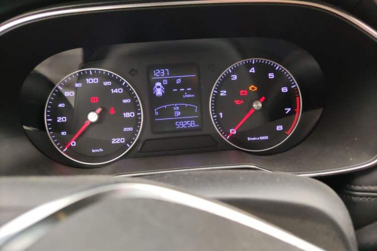 Used Roewe RX3 2018 1.6L Manual Internet Smart Edition Odometer Close Up