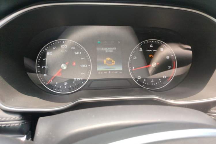 Used Roewe RX3 2018 18T Automatic Internet ZhiZun Edition Odometer Close Up
