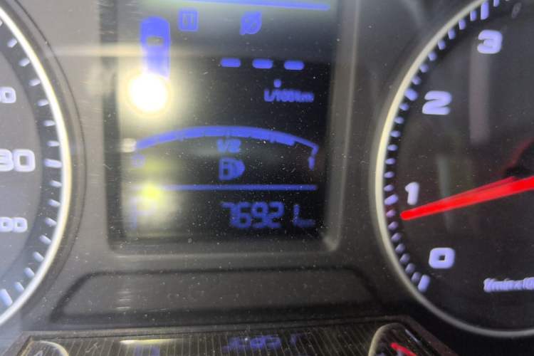 Used Roewe RX3 2018 1.6L CVT Internet Smart Edition Odometer Close Up