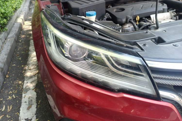 Used Roewe RX3 2018 18T Automatic Internet ZhiZun Edition Right Front Headlight