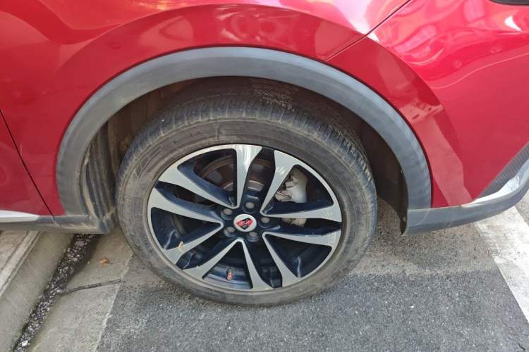 Used Roewe RX3 2018 18T Automatic Flagship Model Right Front Wheel Hub