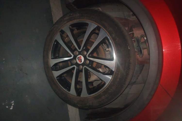 Used Roewe RX3 2018 18T Automatic Internet Smart Edition Right Front Wheel Hub