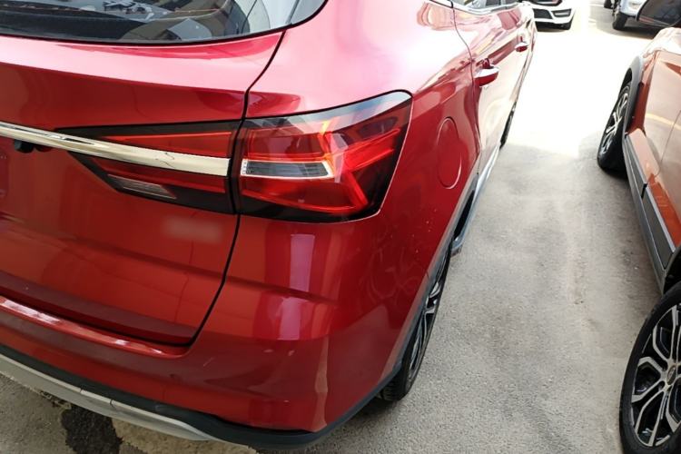 Used Roewe RX3 2018 1.6L CVT Flagship Edition Right Rear Taillight