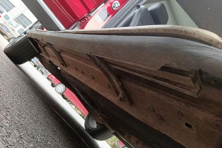 Used Roewe RX3 2018 1.6L CVT Flagship Edition Right Side Sill