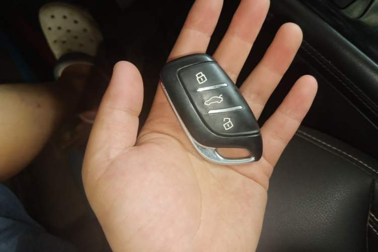 Used Roewe RX3 2018 18T Automatic Internet ZhiZun Edition Vehicle Key