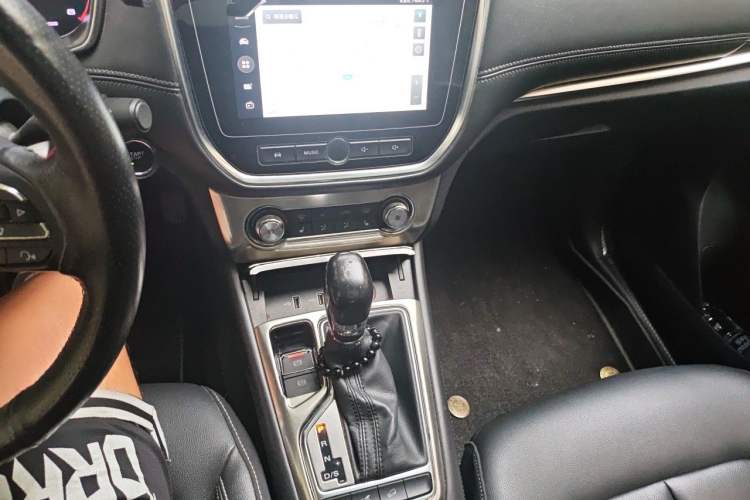 Used Roewe RX3 2018 18T Automatic Internet Smart Edition Audio And AC Panel