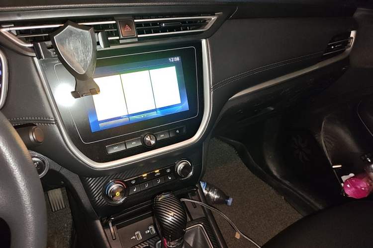 Used Roewe RX3 2018 1.6L CVT Flagship Edition Audio And AC Panel