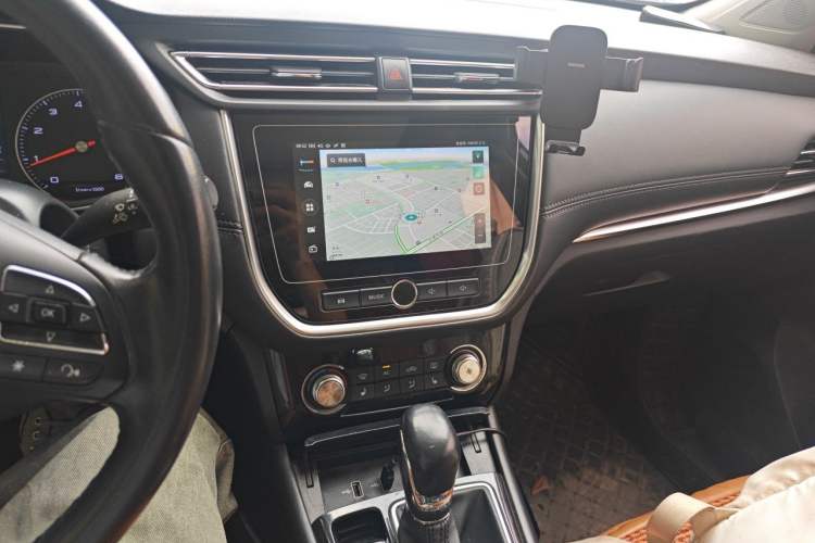 Used Roewe RX3 2018 1.6L CVT Internet Smart Edition Audio And AC Panel