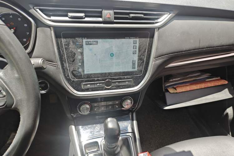 Used Roewe RX3 2018 1.6L CVT Internet Smart Edition Audio And AC Panel