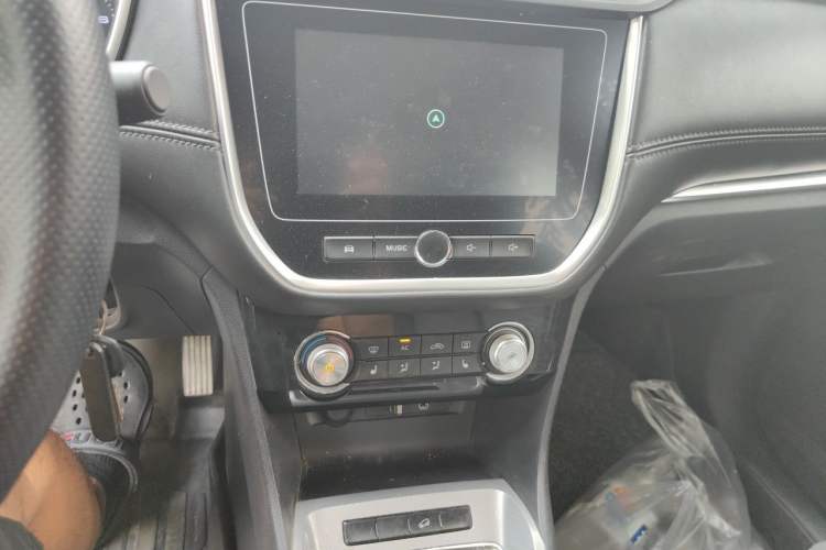 Used Roewe RX3 2018 1.6L Manual Internet Smart Edition Audio And AC Panel