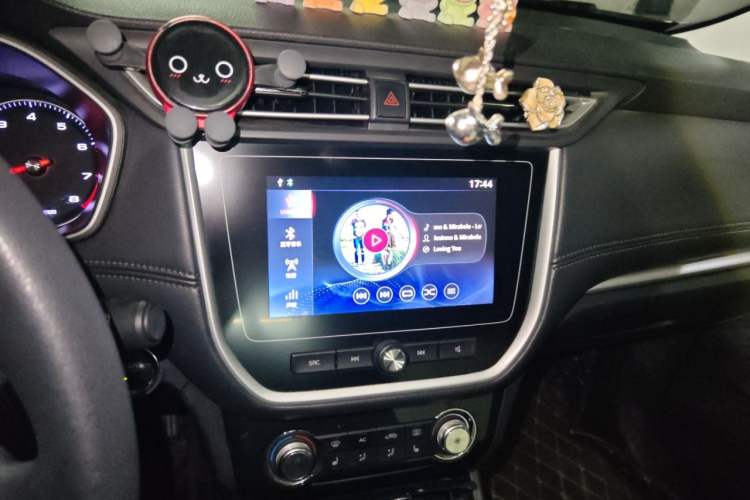 Used Roewe RX3 2018 1.6L CVT Flagship Edition Audio And AC Panel