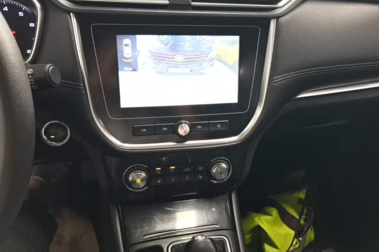 Used Roewe RX3 2018 18T Automatic Flagship Model Audio And AC Panel