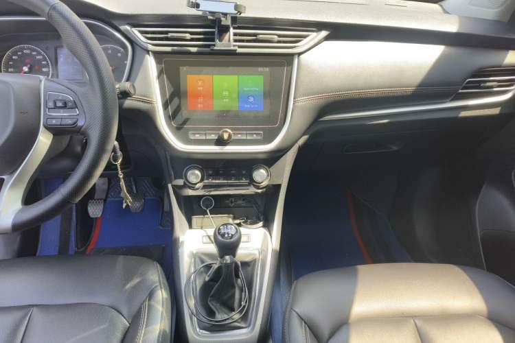 Used Roewe RX3 2018 1.6L Manual Flagship Edition Audio And AC Panel