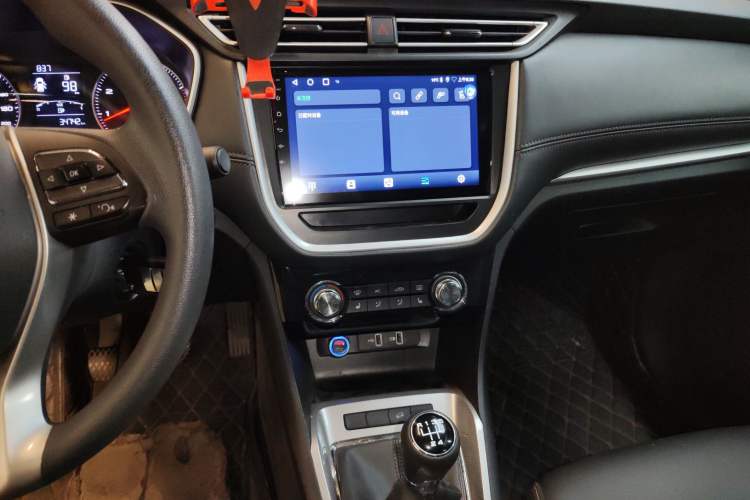 Used Roewe RX3 2018 1.6L Manual Flagship Edition Audio And AC Panel