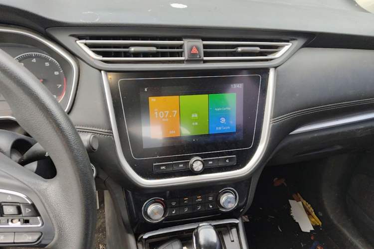 Used Roewe RX3 2018 1.6L CVT Flagship Edition Audio And AC Panel