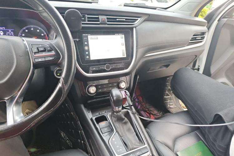 Used Roewe RX3 2018 1.6L CVT Internet Smart Edition Audio And AC Panel