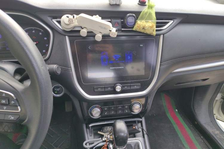 Used Roewe RX3 2018 1.6L CVT Flagship Edition Audio And AC Panel