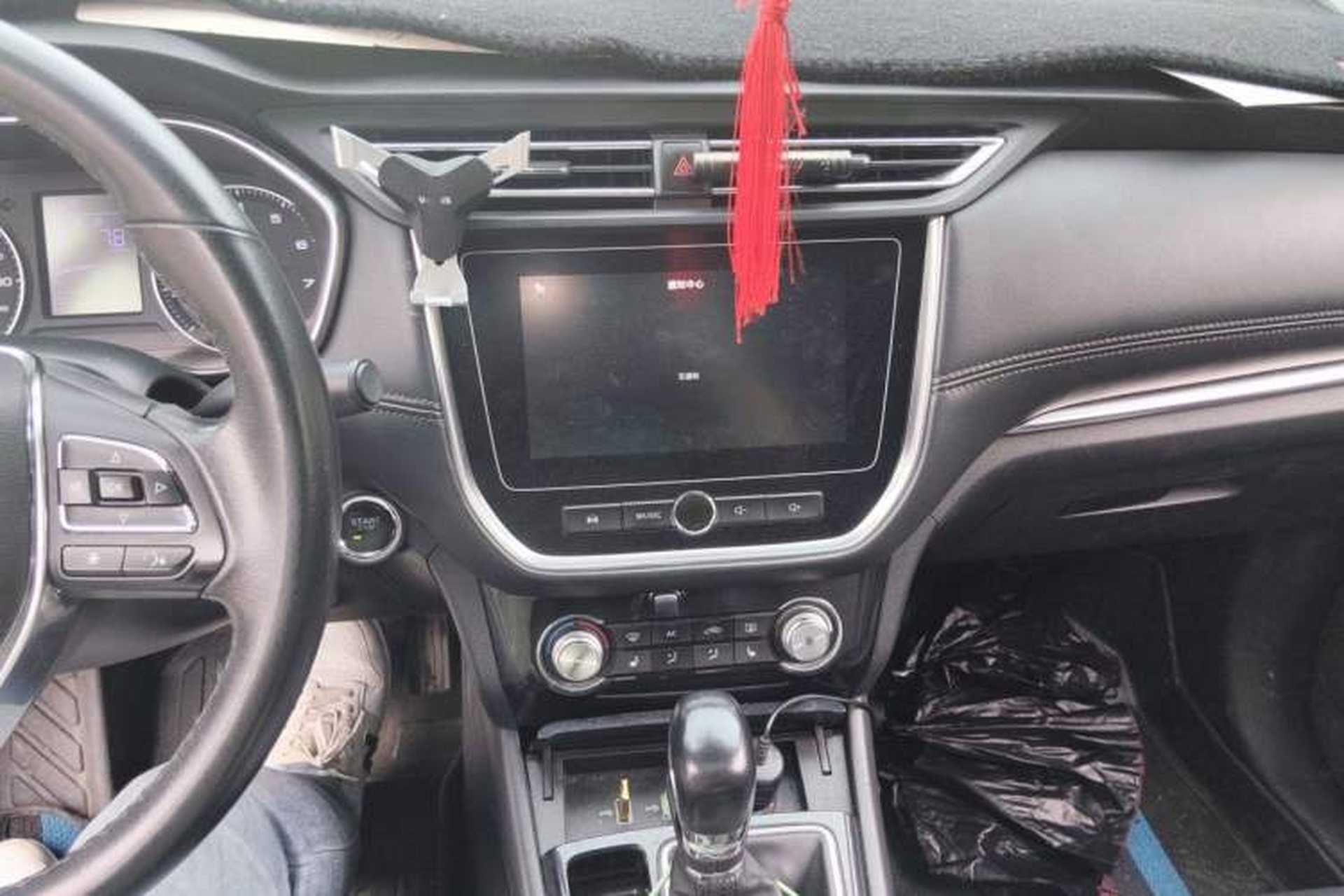 Used Roewe RX3 2018 1.6L CVT Internet Smart Edition Audio And AC Panel