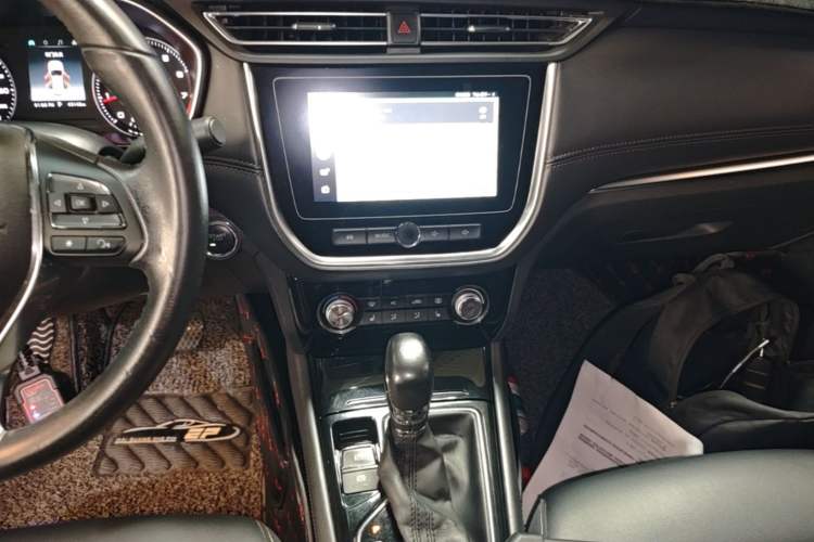 Used Roewe RX3 2018 18T Automatic Internet ZhiZun Edition Audio And AC Panel