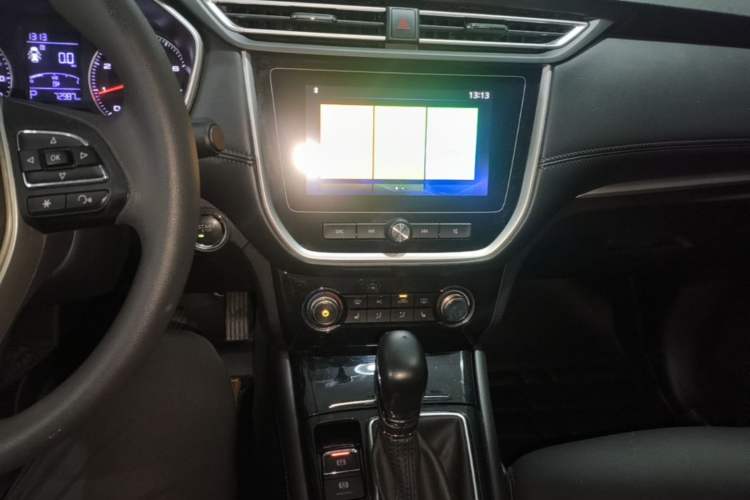 Used Roewe RX3 2018 1.6L CVT Flagship Edition Audio And AC Panel