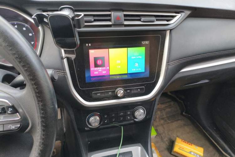 Used Roewe RX3 2018 1.6L Manual Flagship Edition Audio And AC Panel