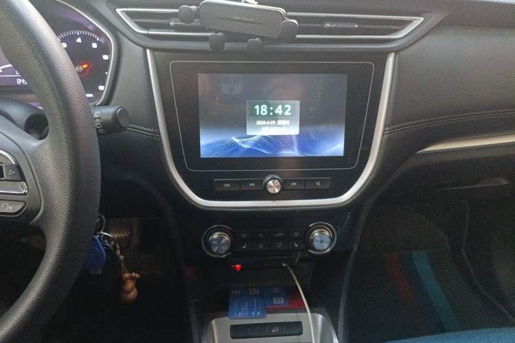 Used Roewe RX3 2018 1.6L Manual Flagship Edition Audio And AC Panel