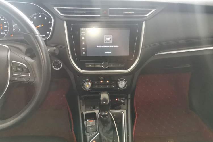 Used Roewe RX3 2018 1.6L CVT Internet Smart Edition Audio And AC Panel