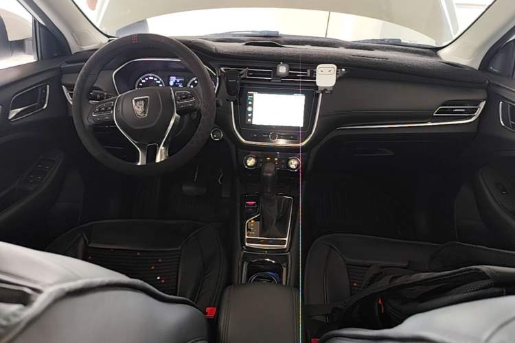 Used Roewe RX3 2018 18T Automatic Internet Smart Edition Center Console