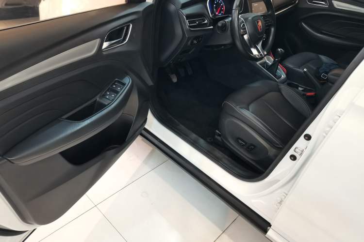 Used Roewe RX3 2018 1.6L Manual Internet Smart Edition Driver Seat