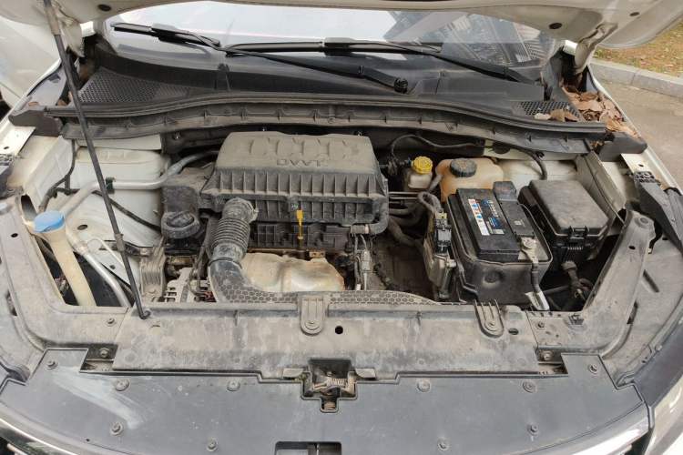 Used Roewe RX3 2018 1.6L CVT Flagship Edition Engine Bay