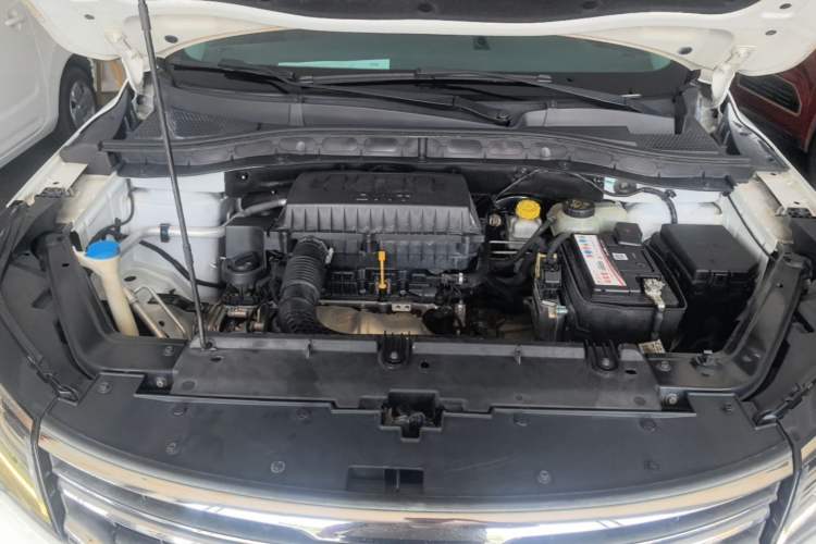 Used Roewe RX3 2018 1.6L CVT Flagship Edition Engine Bay