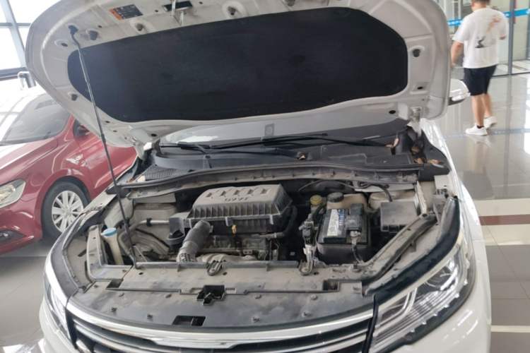 Used Roewe RX3 2018 1.6L Manual Flagship Edition Engine Bay
