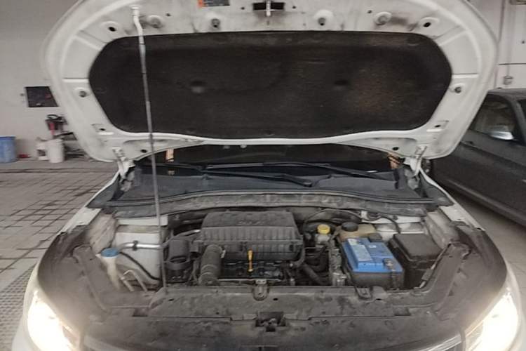 Used Roewe RX3 2018 1.6L CVT Flagship Edition Engine Bay