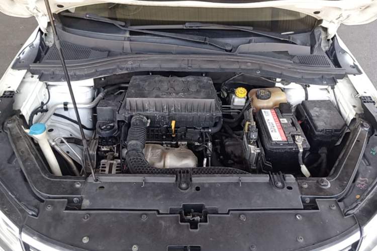 Used Roewe RX3 2018 1.6L CVT Flagship Edition Engine Bay