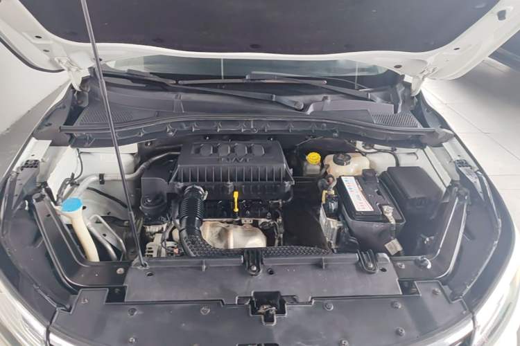 Used Roewe RX3 2018 1.6L CVT Flagship Edition Engine Bay