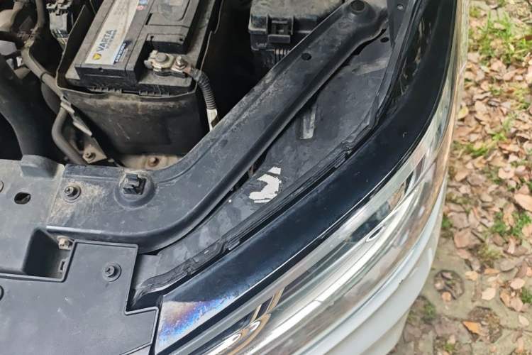 Used Roewe RX3 2018 18T Automatic Internet Smart Edition Engine Bay Left